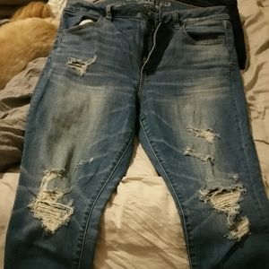 American Eagle distressed capris